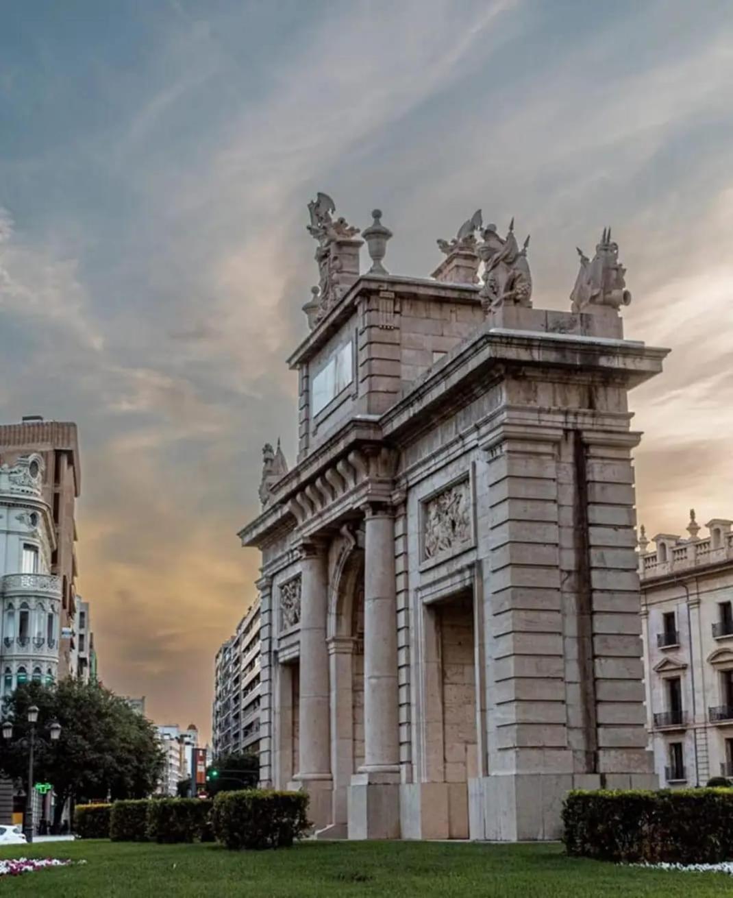 Apartamento Turistico Lux Center Valencia Exterior photo